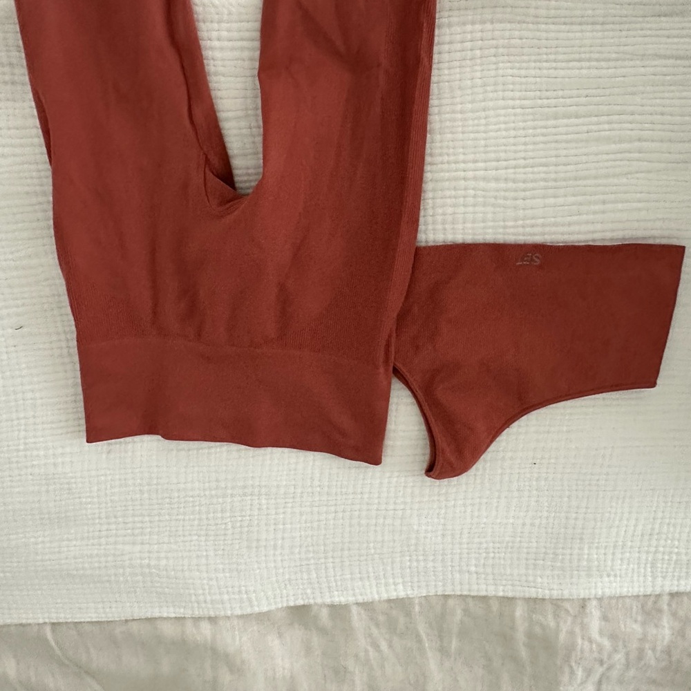 Set Active Rust Leggings and one shoulder top
